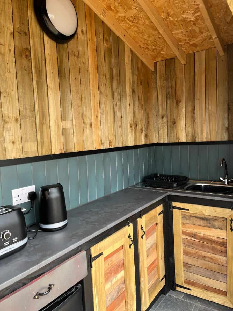 horse and pet-friendly tiny home near St Neots 9