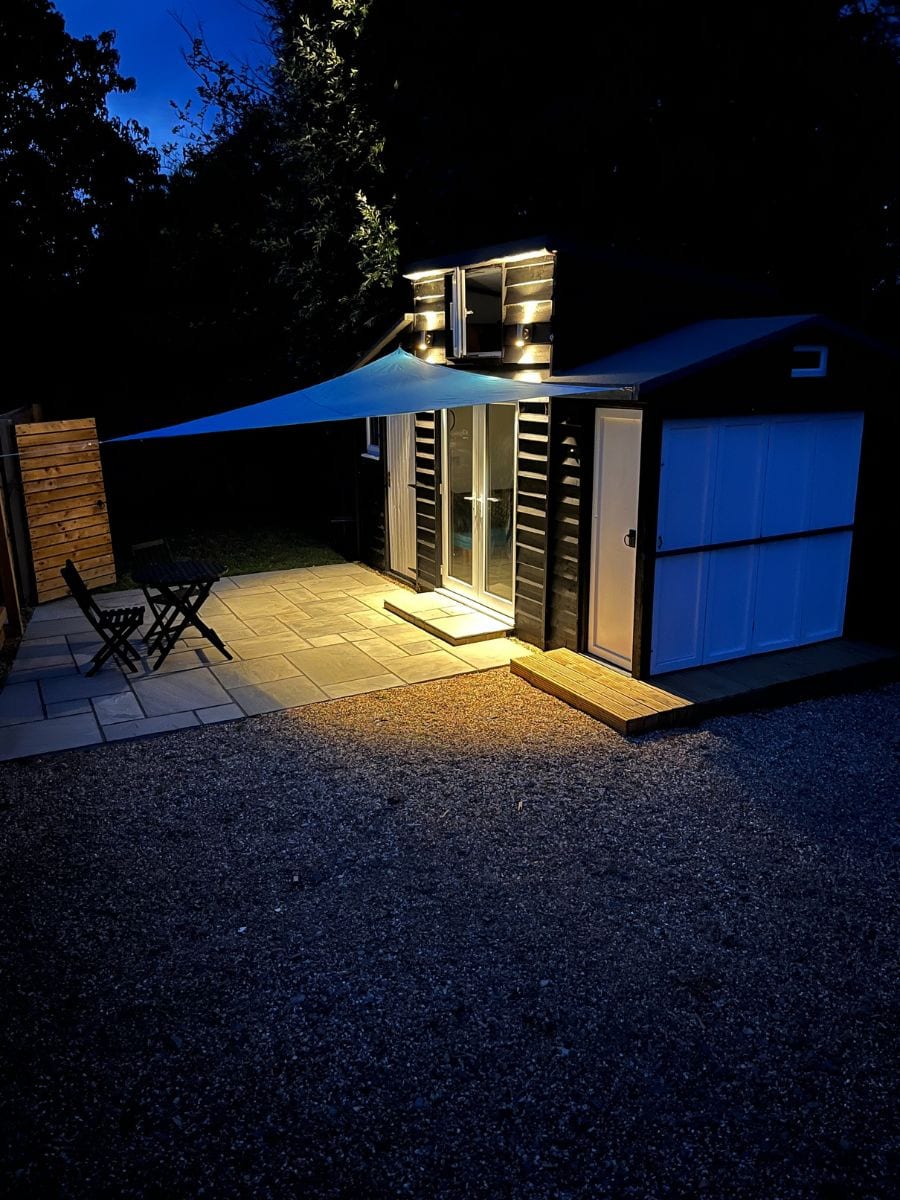 horse and pet-friendly tiny home near St Neo